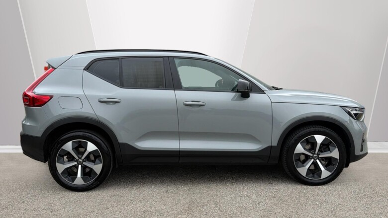 Volvo XC40 2.0 B4P Plus Dark 5dr Auto Petrol Estate